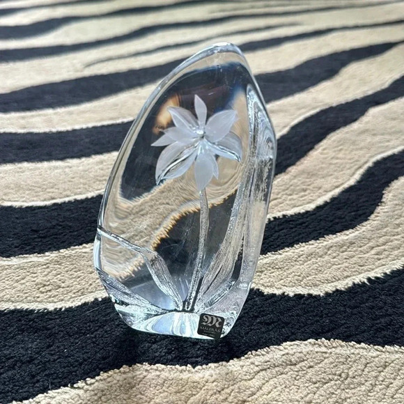 Vintage Mats Jonasson Crystal Paperweight - Picture 1 of 5